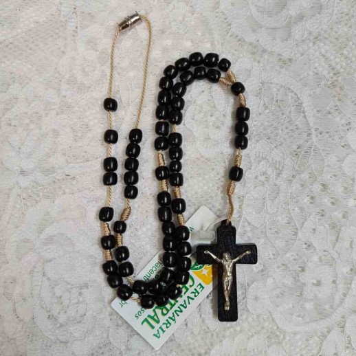 Terço Madeira 06 Mm Preto com Fecho Cordão